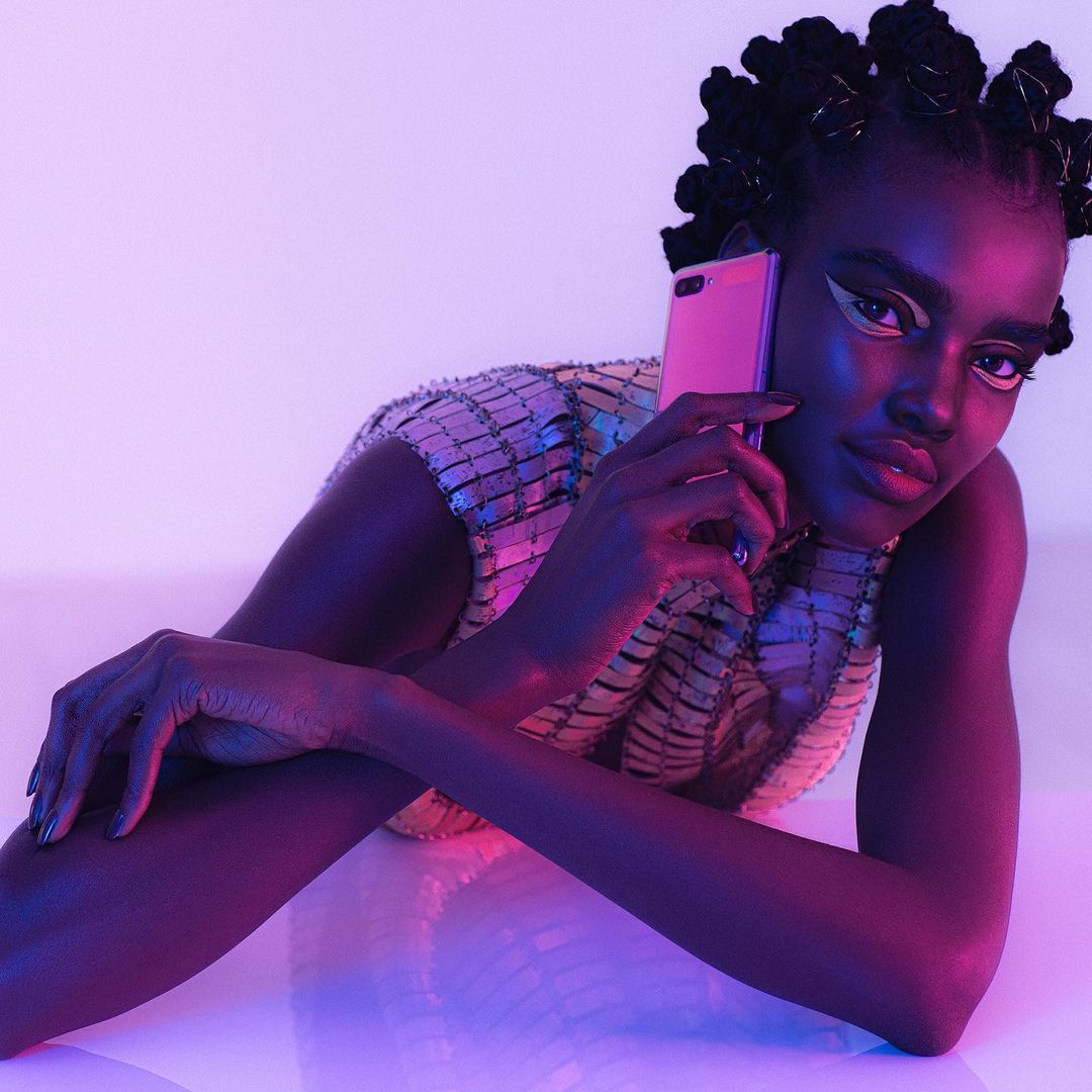 ▲지난해 삼성전자 z플립 모델 슈두  (슈두(Shudu) 인스타그램)