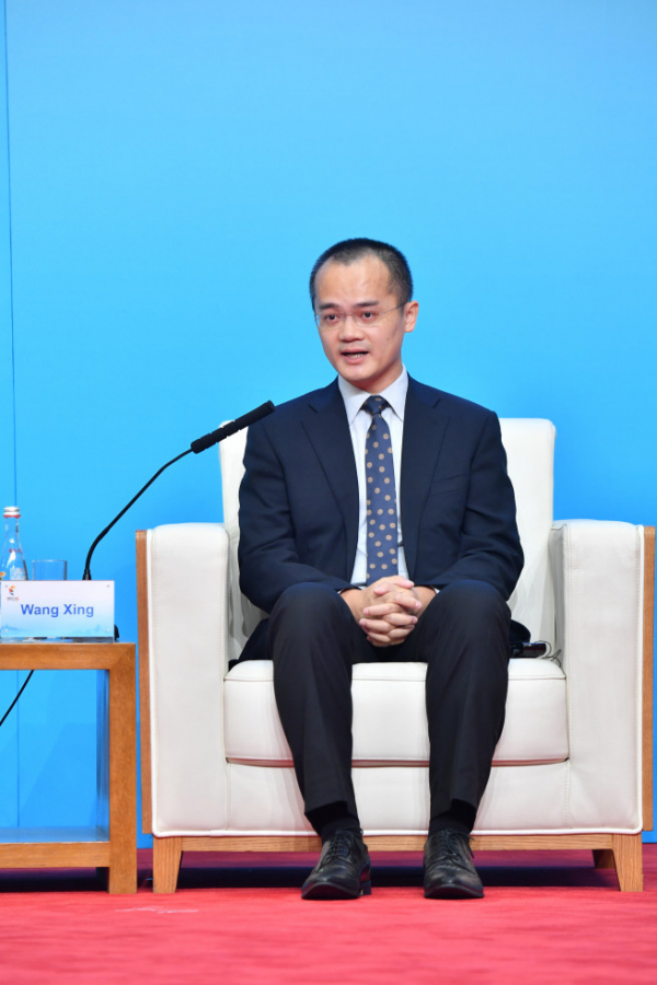 ▲왕싱 메이퇀 최고경영자(CEO)가 2017년 9월 4일 중국 샤먼에서 열린 브릭스 비즈니스 포럼 패널 토론에서 발언하고 있다. 샤먼/신화뉴시스 