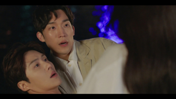 ▲'갯마을차차차' 이상이 김선호(사진=tvN 방송화면 캡처)