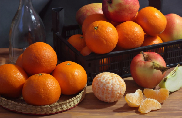 ▲한국농촌경제연구원이 발표한 ‘2020 식품소비행태조사 기초분석보고서’에 따르면 청소년과 20대는 사과와 오렌지에 대한 선호도가 가장 높은 것으로 나타났다.
