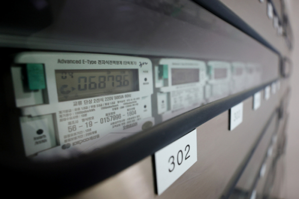 ▲4분기 전기요금 인상이 발표된 23일 오전 서울의 한 아파트에 전기계량기가 설치돼있다. (연합뉴스)