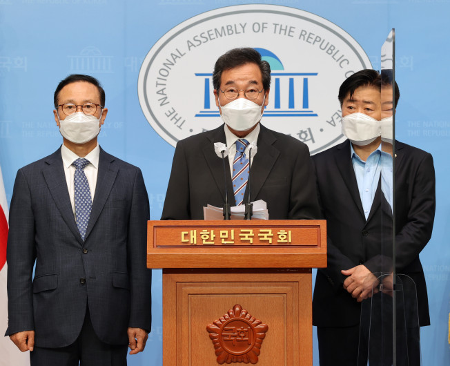 ▲더불어민주당 이낙연 대선 경선 후보가 6일 서울 여의도 국회 소통관에서  신복지 공약 8대 분야 120대 과제 발표를 하고 있다.  (연합뉴스)