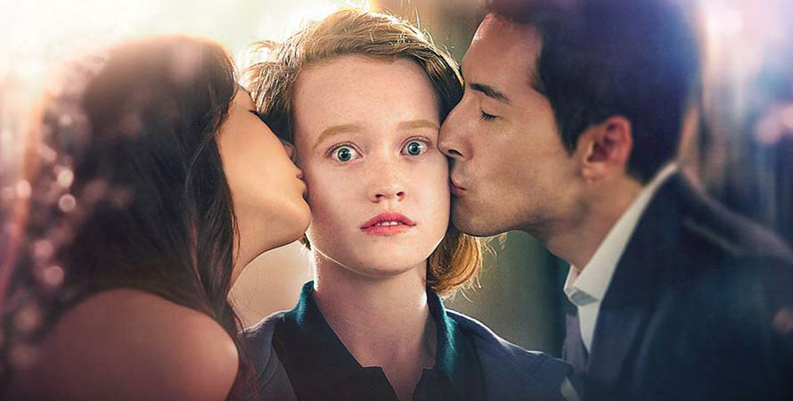 ▲ K-드라마를 좋아하는 미국 소녀 클레어는 알수 없는 빛에 의해 한국 드라마 클리셰가 작동하는 ‘드라마 월드’에 빨려 들어간다.  (라이프타임)
