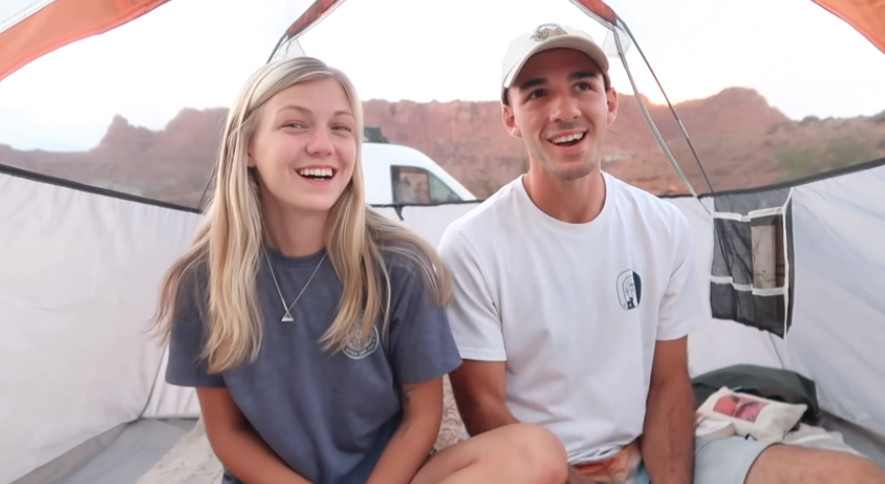 ▲실종된 가브리엘레 페티토(왼)와 약혼남 브라이언 론드리. (출처=유튜브 채널 'Nomadic Statik' 캡처)