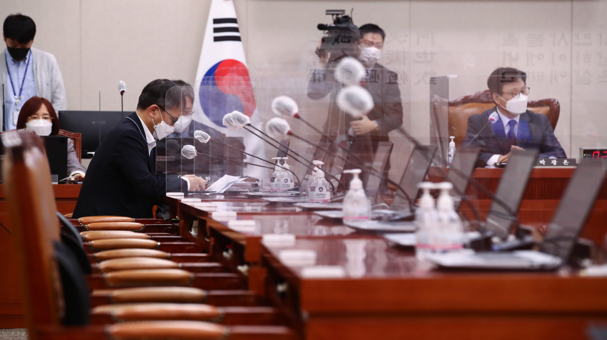 ▲25일 서울 여의도 국회에서 열린 법제사법위원회 전체회의에 여당 간사인 박주민 더불어민주당 의원이 참석해 있다. (공동취재사진)