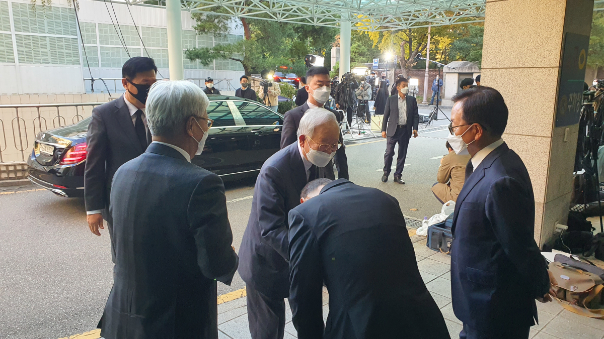 ▲손경식 한국경영자총협회 회장이 오후 5시께 서울시 종로구 서울대병원에 위치한 故(고) 노태우 전 대통령의 빈소를 찾았다. (유혜림 기자 wiseforest@)