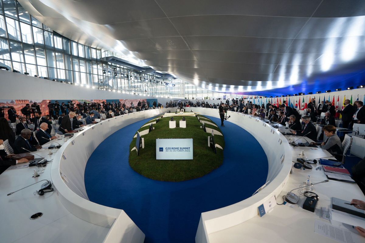 ▲지난해 이탈리아 로마에서 열린 주요 20개국(G20) 정상회의에 참석한 세계 지도자들의 모습이 보인다. 로마/EPA연합뉴스
