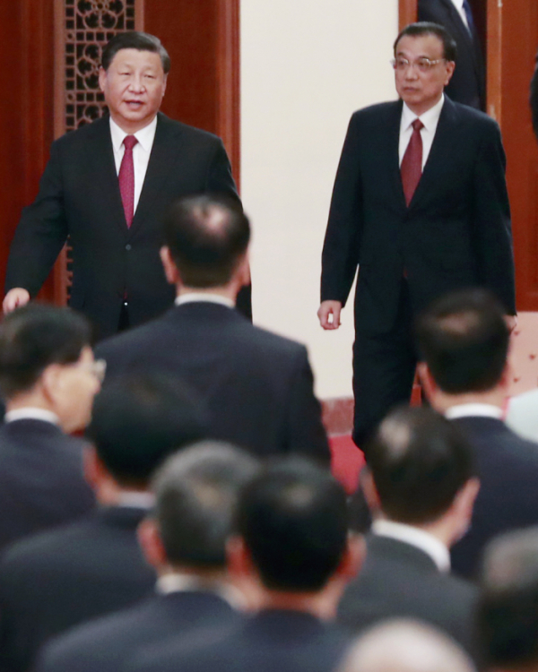▲시진핑(왼쪽) 중국 국가 주석과 리커창 중국 국무원 총리가 지난달 열린 국경절 리셉션에 입장하고 있는 모습.  (연합뉴스)