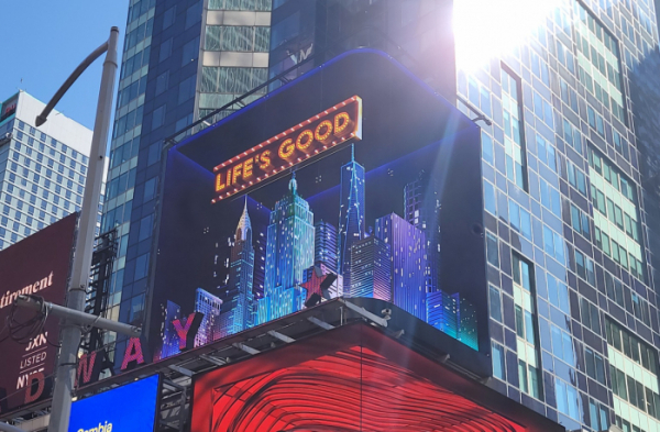 ▲LG전자가 미국 뉴욕 맨하튼에 있는 타임스스퀘어 전광판에 ‘Life’s Good’ 3D 콘텐츠를 상영하고 있다. (사진제공=LG전자 )