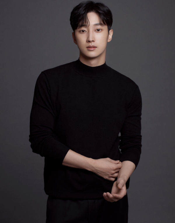 ▲진영(사진 = 비비엔터테인먼트 제공)