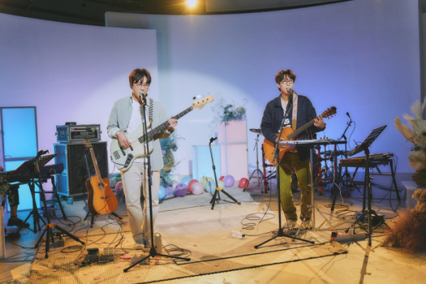 ▲<더듬이TV : 우당탕탕 안테나>(사진제공=카카오엔터테인먼트)