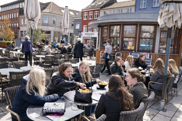 ▲(뉴시스) 지난 9월 위드 코로나를 도입한 덴마크의 한 식당 정경
