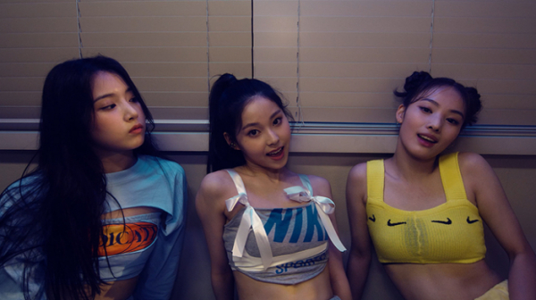 ▲지니-지우-규진(사진제공=JYP엔터테인먼트)