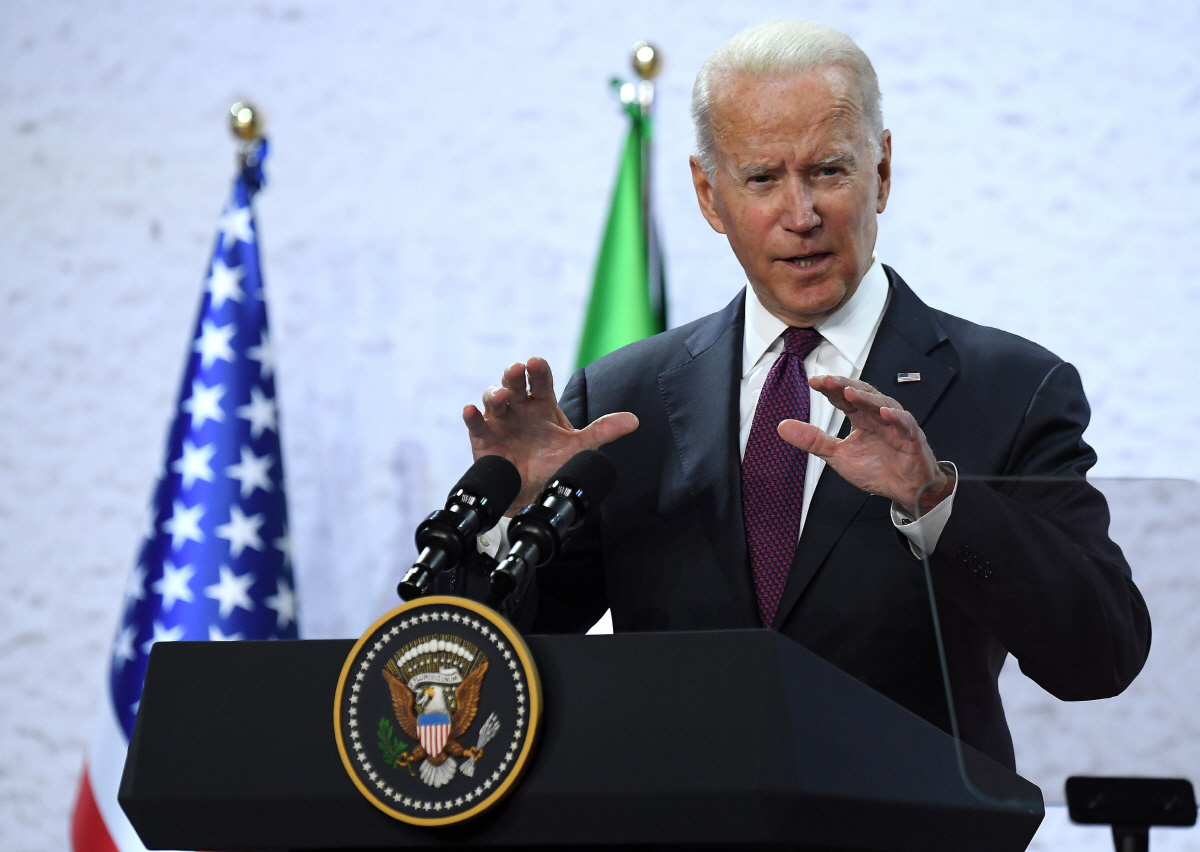 ▲조 바이든 미국 대통령이 지난달 31일(현지시간) 이탈리아 로마에서 열린 주요 20개국(G20) 정상회의에서 연설을 하고 있다. 로마/EPA연합뉴스