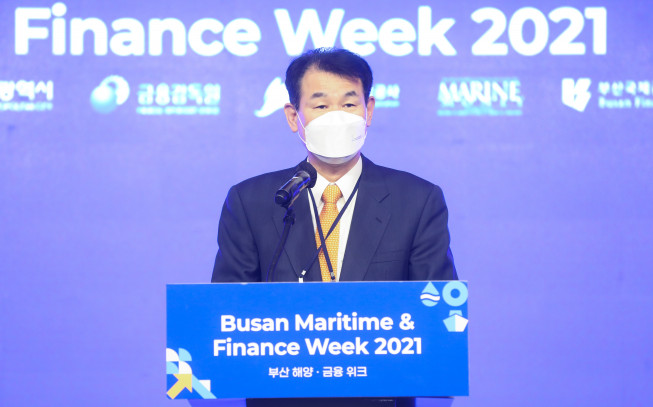 ▲2일 열린 ‘2021년 부산 해양·금융위크’에 참석하고 있는 정은보 금융감독원장 (사진제공=금감원)
