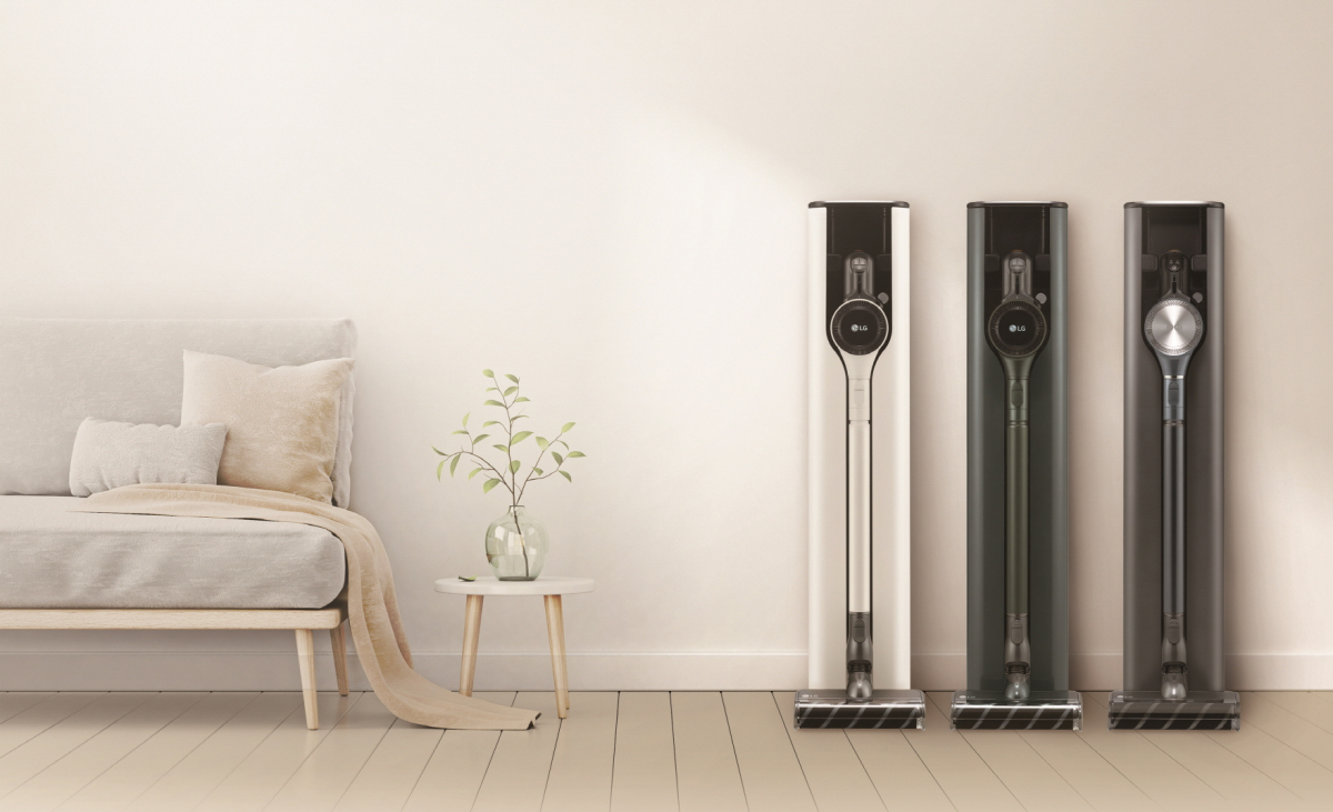 ▲가정용 청소기 분야 최초로 '올해의 10대 기계기술'에 선정된 LG전자 신개념 청소기 거치대 올인원타워. 이 상을 8년 연속 수상한 기업은 LG전자가 유일하다. (사진제공=LG전자)