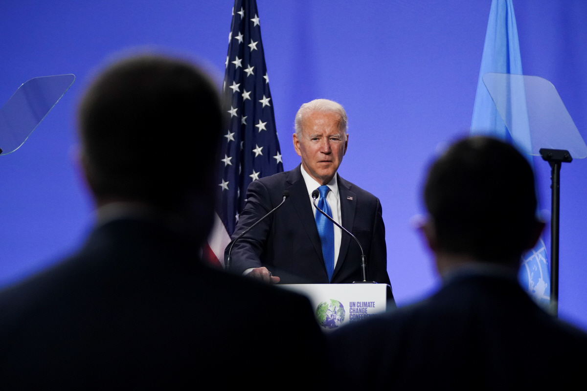 ▲2일(현지시간) 영국 글래스고에서 열린 제26차 유엔 기후변화협약 당사국총회(COP26)에 참석하고 있는 조 바이든 미국 대통령이 기자회견을 하고 있다. 글래스고/로이터연합뉴스