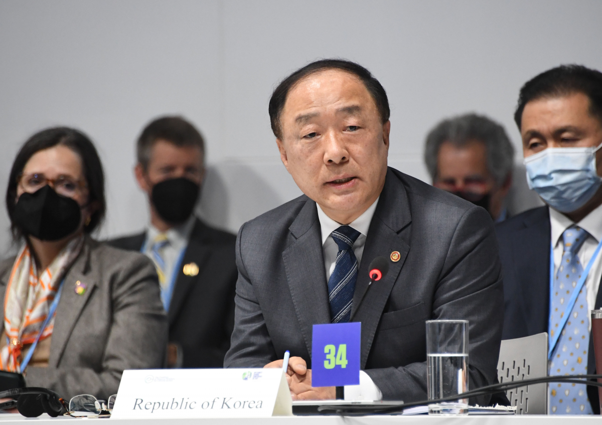 ▲홍남기 부총리 겸 기획재정부 장관이 11월 3일(현지시간) 스코티쉬 이벤트 캠퍼스(SEC)에서 열린 '제26차 유엔기후변화협약 당사국총회(COP 26) 기후행동 재무장관 연합'에 참석해 발언하고 있다. (사진제공=기획재정부)