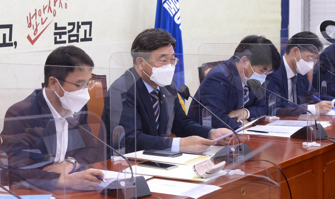 ▲더불어민주당 윤호중 원내대표가 9일 서울 여의도 국회에서 열린 원내대책회의에서 발언하고 있다. (연합뉴스)