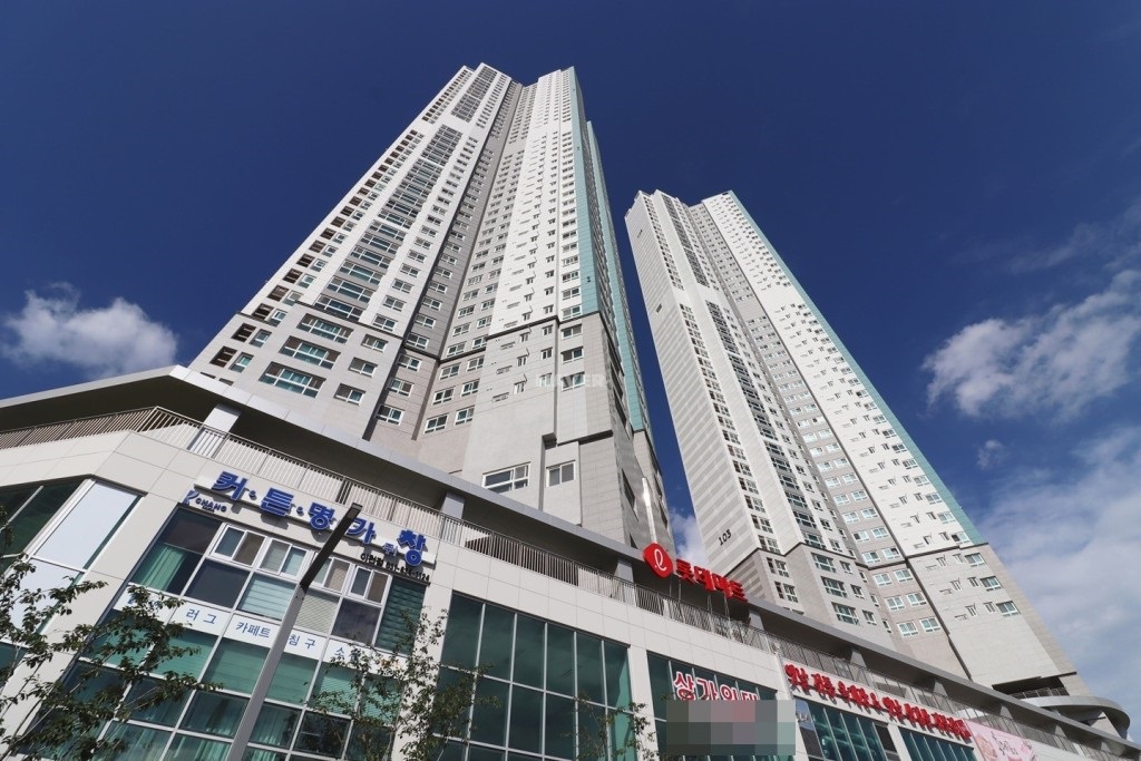 ▲경기 이천시 안흥동 '이천 롯데캐슬 골드스카이' 아파트 전경. (출처=네이버 부동산)