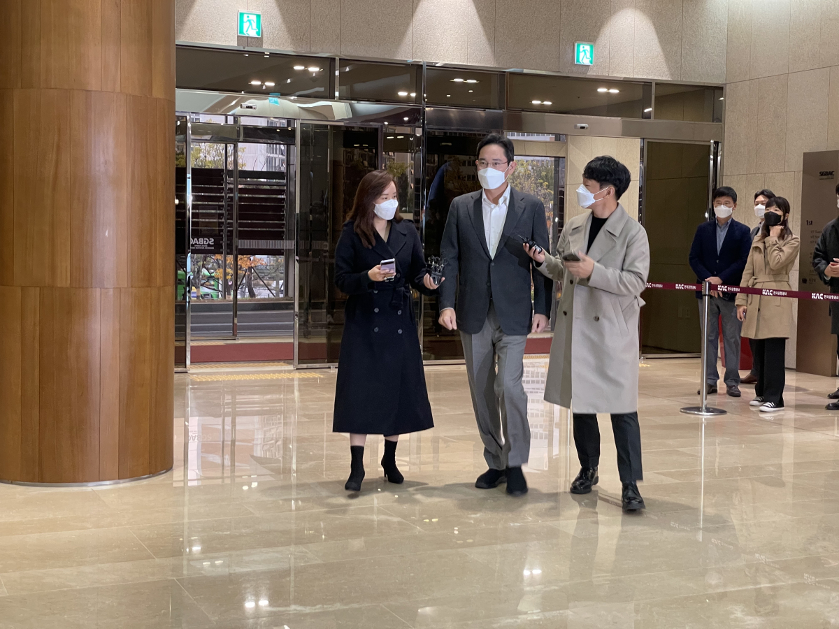 ▲14일 오전 7시 45분경 서울김포비즈니스항공센터(SGBAC)에 나타난 이재용 삼성전자 부회장 모습 (김포=강태우 기자 burning@)