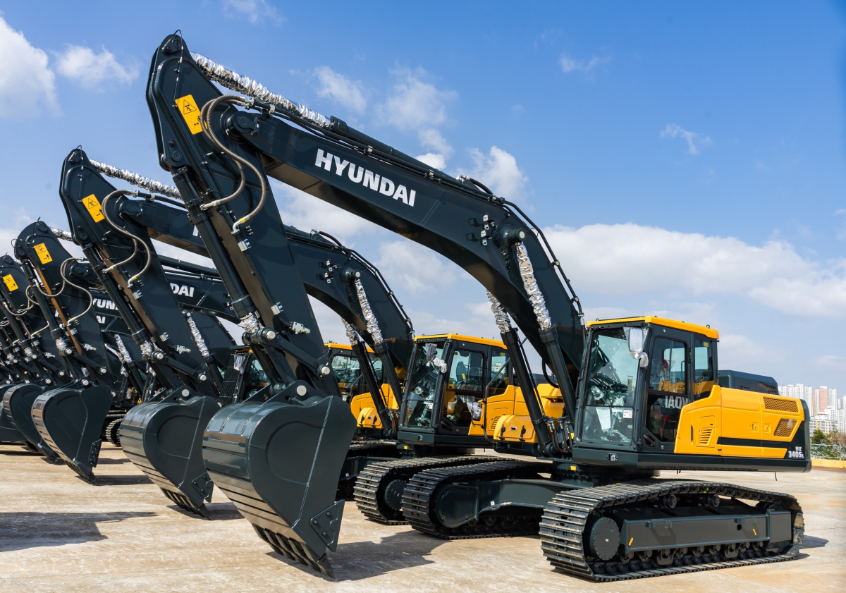 ▲현대건설기계가 생산한 34톤급 굴착기(HX340SL) (사진제공=현대건설기계)