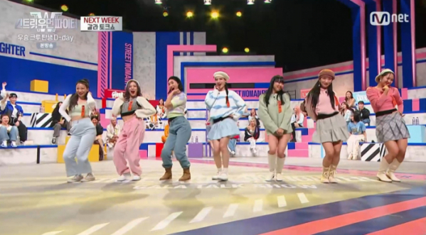 ▲프라우드먼이 소녀시대 '지(gee)'에 맞춰 이미지 변신을 시도한다.(사진=Mnet 방송화면 캡처)