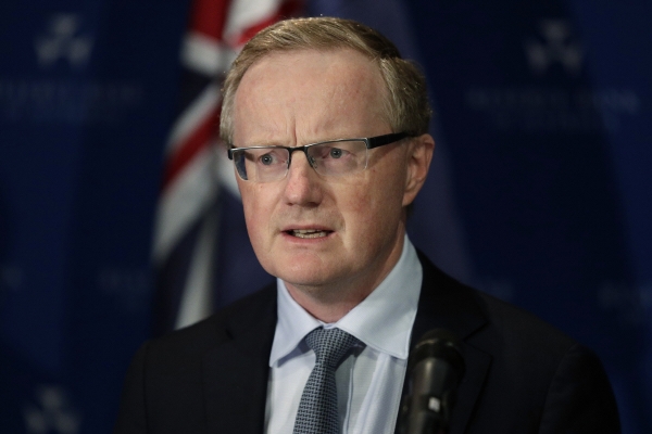 ▲필립 로 호주 중앙은행(RBA) 총재가 지난해 3월 19일 시드니에서 브리핑을 하고 있다. 시드니/AP뉴시스
