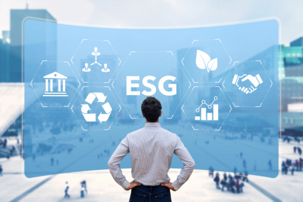 ▲ESG Environmental Social Governance sustainable development and investment evaluation. Green ethical business preserving resources, reducing CO2, caring for employees. Consultant in management. (게티이미지뱅크)