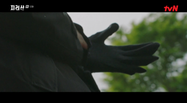 ▲'지리산' 범인 '검은장갑'(사진=tvN 방송화면 캡처)