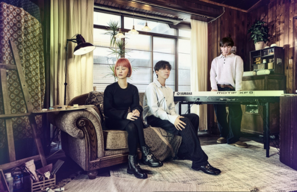 ▲콜드X아프로X정유미(사진 = 딩고 제공)