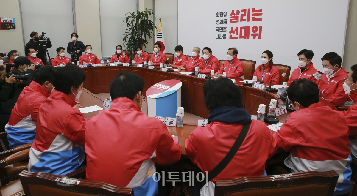 ▲윤석열 국민의힘 대선 후보가 7일 오전 국회에서 열린 중앙선거대책위원회 1차 회의에서 발언하고 있다. (국회사진취재단)