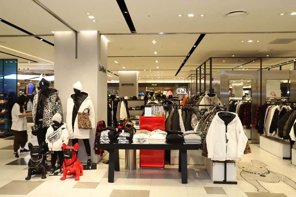 ▲신세계 강남점 8층 라이프워크 매장. (사진제공=신세계)