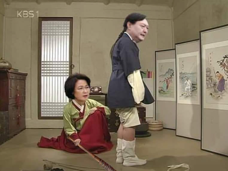 ▲(페이스북 캡처) 8일 추미애 전 법무부 장관이 김성회 열린민주당 대변인 SNS글에 댓글로 게시한 합성사진
