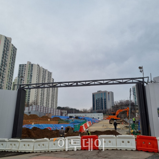 ▲서울 관악구 봉천동 ‘봉천4-1-2구역’이 철거를 마무리하고 1일 착공에 들어갔다. (박민웅 기자 pmw7001@)