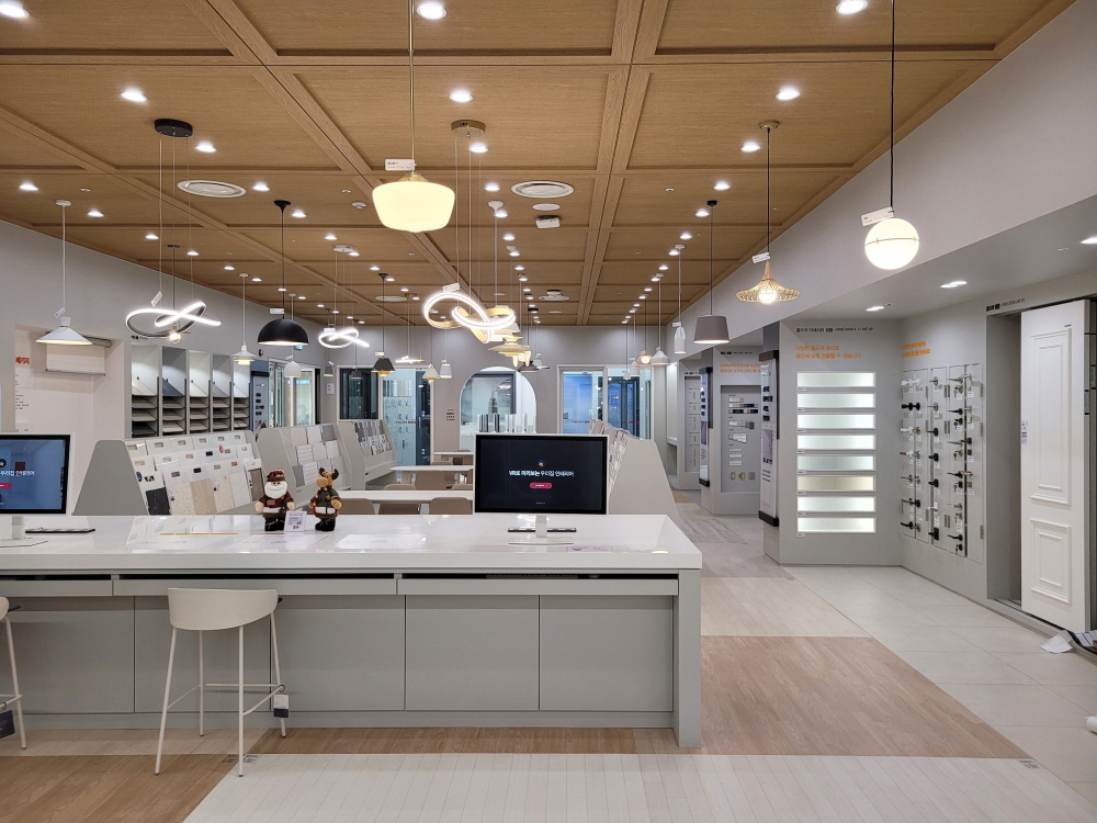 ▲한샘은 최근 서울 영등포구에 위치한 롯데백화점 영등포점에 747m² 규모로 리모델링 전문 브랜드 ‘한샘 리하우스 롯데영등포점’을 오픈했다. (사진제공=한샘)