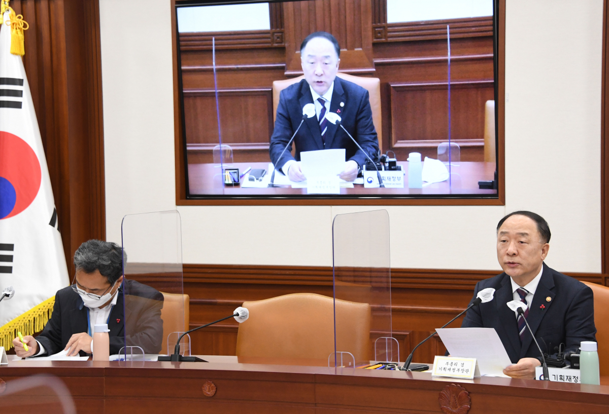 ▲홍남기 경제부총리 겸 기획재정부 장관이 13일 정부서울청사에서 대외경제장관회의를 주재하고 모두발언을 하고 있다. (사진제공=기획재정부)