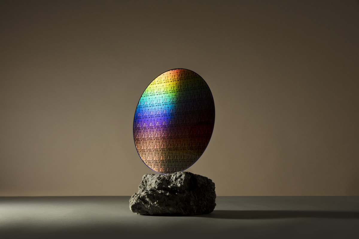 ▲ VTFET 웨이퍼  (사진제공=IBM)