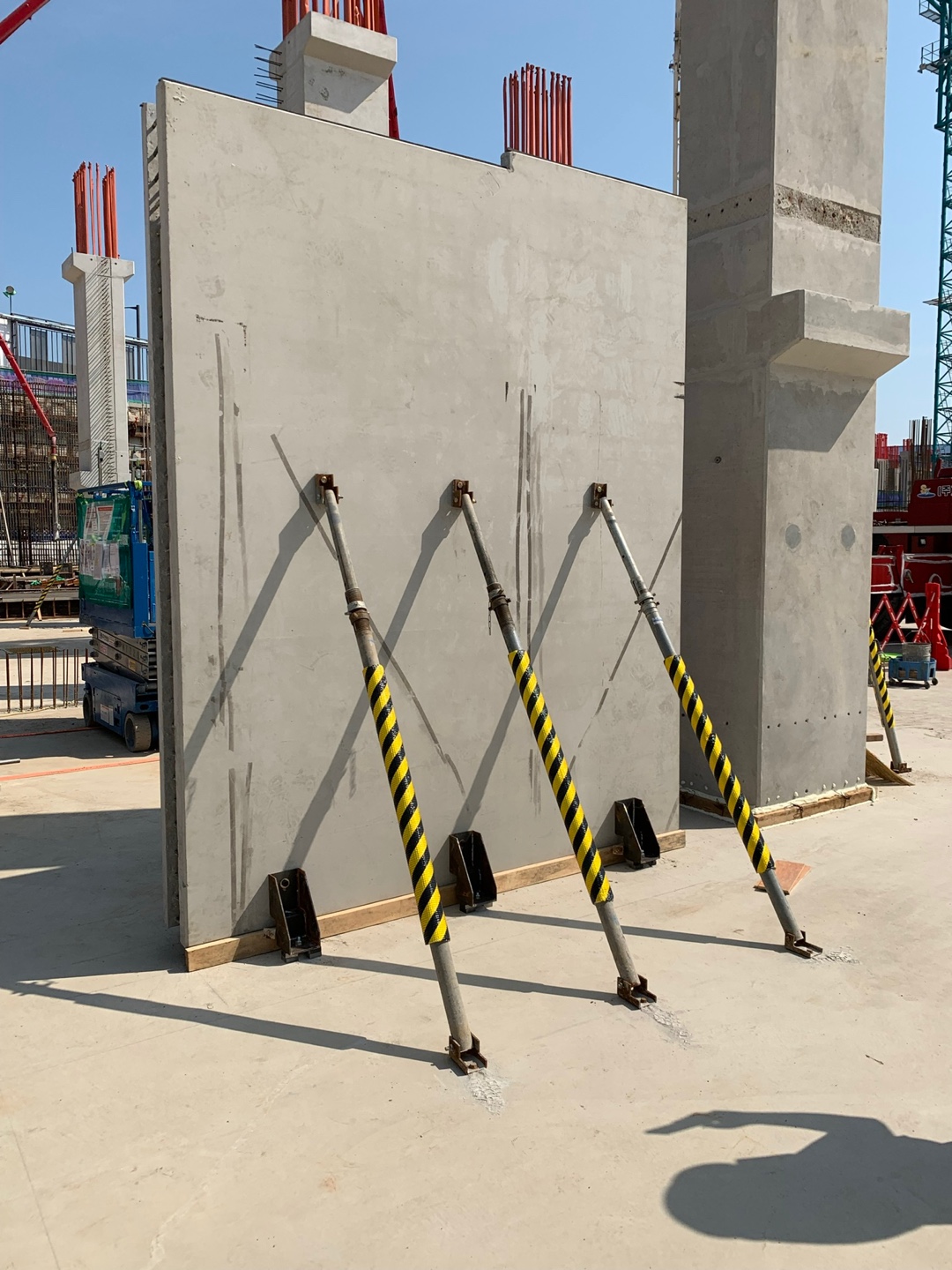 ▲PC 더블월 공법 현장 시공 모습 (사진제공=현대건설)