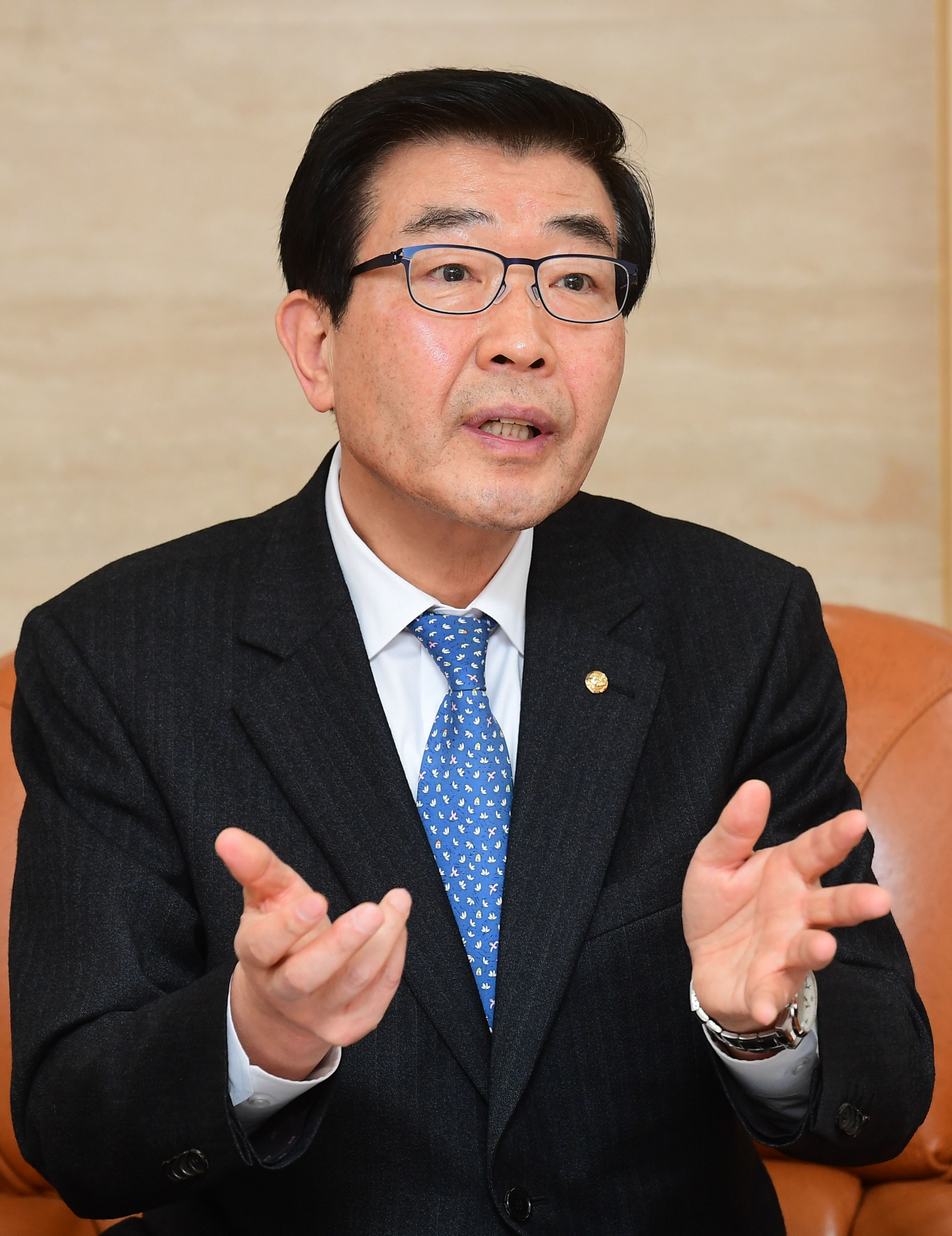 ▲원경희 한국세무사회장이 15일 서울 서초구 한국세무사회관 회장실에서 이투데이와 인터뷰를 하고 있다. 고이란 기자 photoeran@