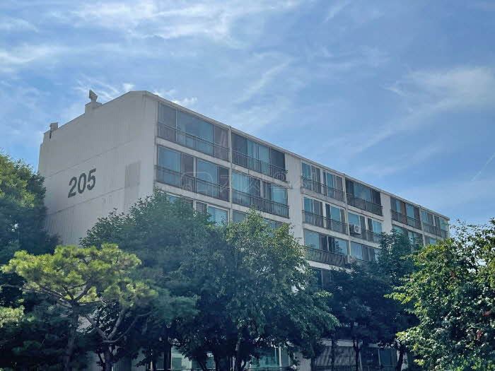 ▲경기 고양시 일산동구 백석동 1186 백송마을 (사진제공=지지옥션)