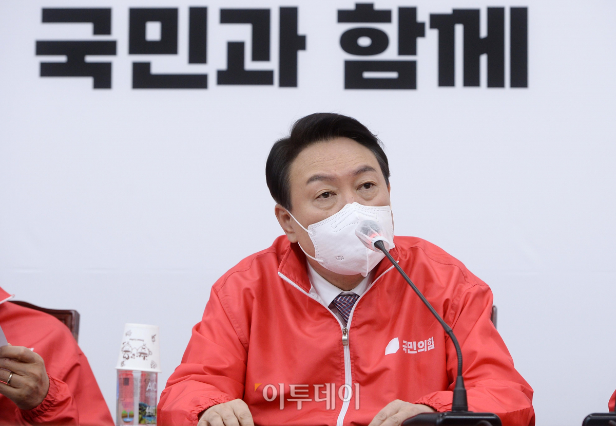 ▲윤석열 국민의힘 대선 후보가 27일 서울 여의도 국회에서 열린 중앙선거대책위원회의에서 발언하고 있다. (국회사진취재단)