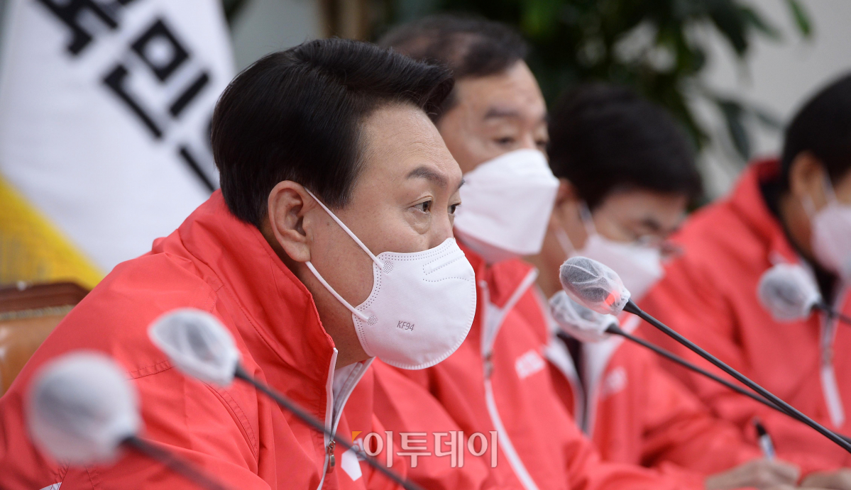 ▲윤석열 국민의힘 대선 후보가 27일 서울 여의도 국회에서 열린 중앙선거대책위원회의에서 발언하고 있다. (국회사진취재단)