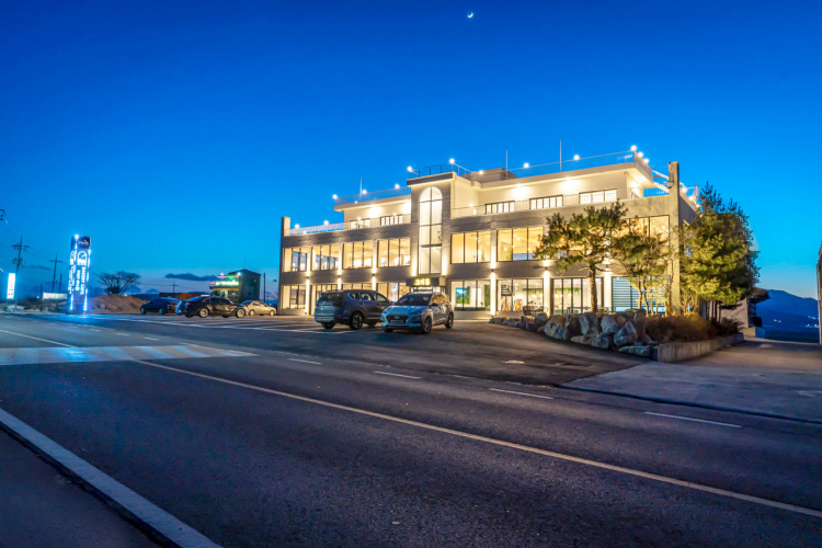 (출처=네이버 '꼬리별 베이커리 카페&풋스파' 업체제공사진)