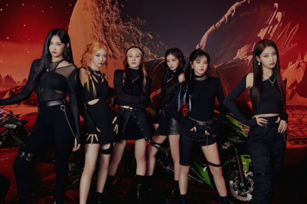 ▲에버글로우(사진 = 위에화엔터테인먼트 제공)