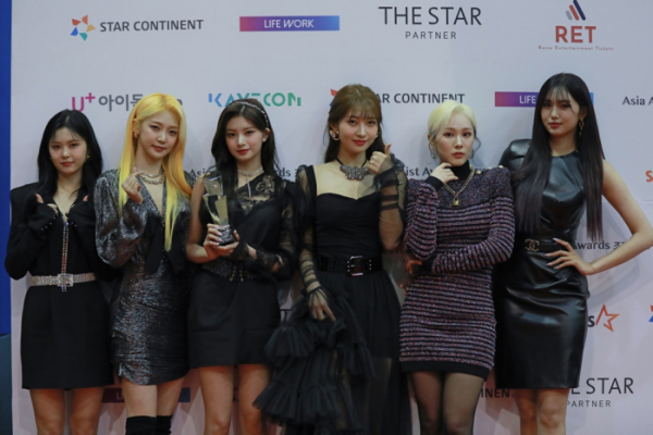 ▲에버글로우(사진 = 위에화엔터테인먼트 제공)