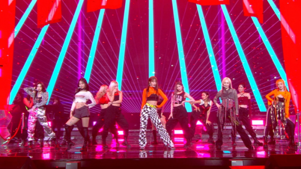 ▲에버글로우(사진 = 위에화엔터테인먼트 제공)