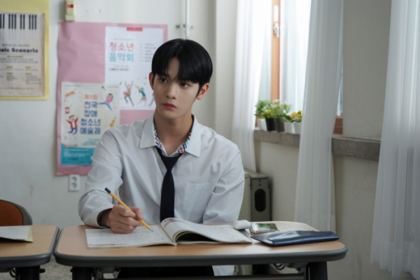 ▲배진영(사진 = C9엔터테인먼트, 와이낫미디어 제공)