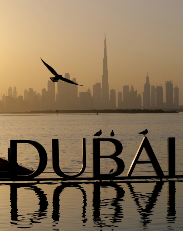 ▲아랍에미리트(UAE) 두바이 해안 너머로 1월 29일 세계 최고층 건물 부르즈 할리파가 보인다. 두바이/AP뉴시스
