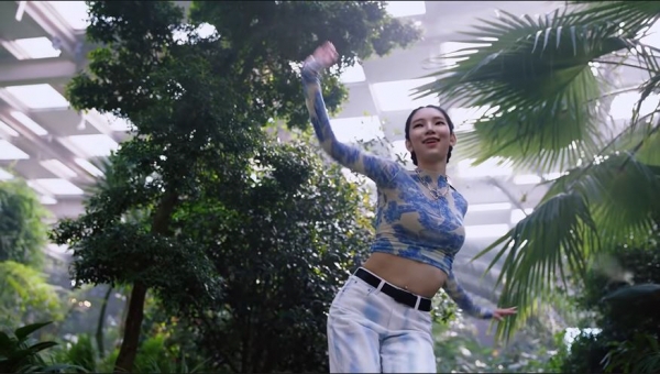 ▲신한라이프 광고에 출연한 가상인간 ‘로지’. (신한라이프 유튜브 캡처)
